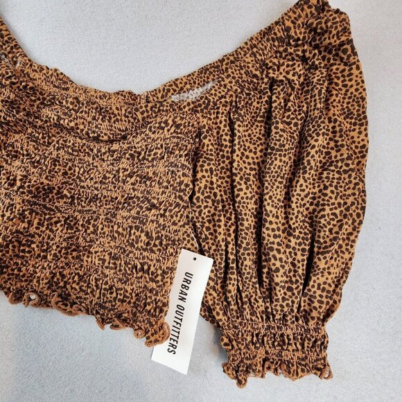 Urban Outfitters Giselle Cheetah Smocked Square Neck Puff Sleeve Ruffle Crop Top - Picture 5 of 13